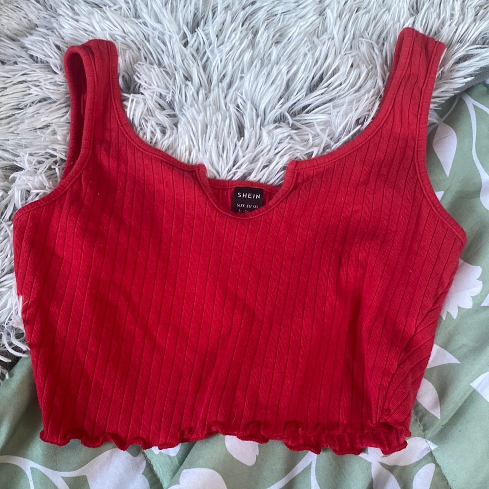 red crop top tank